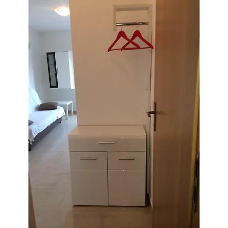 Strma Apartment *