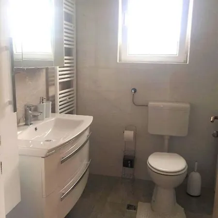 Strma Apartment *