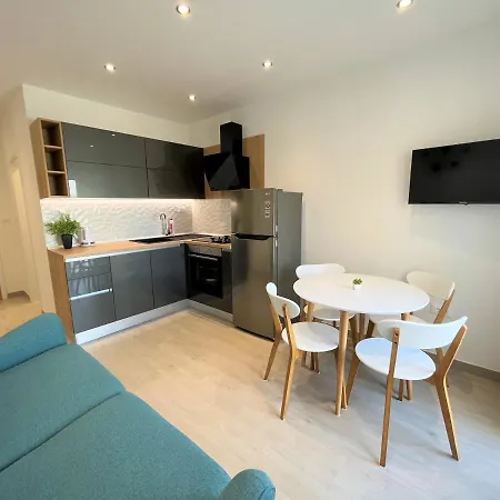 Strma Apartment *